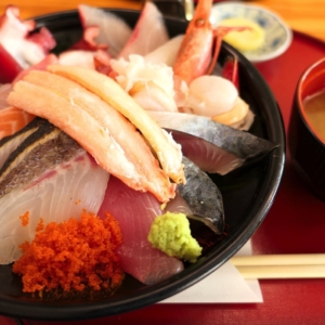 鯛喜（鳥取砂丘）の海鮮丼は記憶に残る激旨グルメ！予約必須の名店